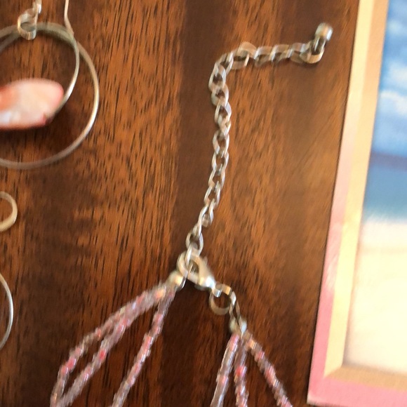 Pink shell reversible necklace and earrings set - Picture 6 of 12